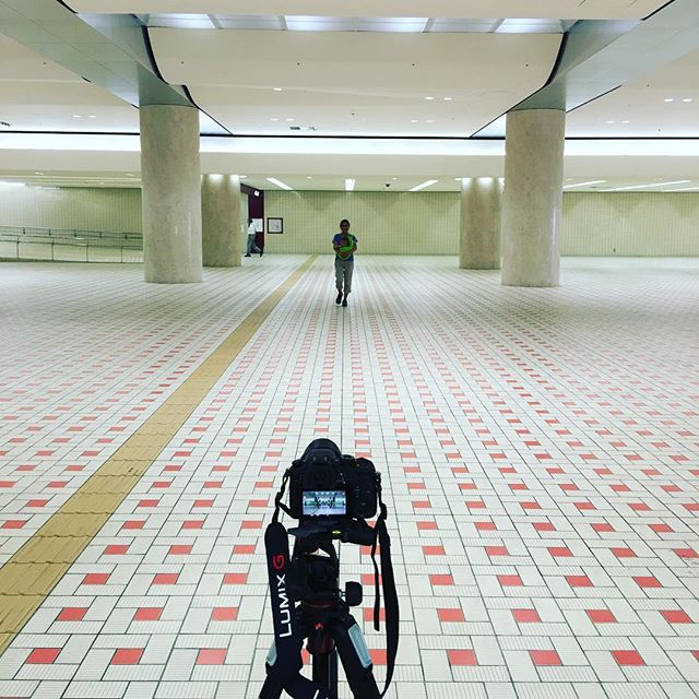 こーゆーフッテージを何枚も何枚も撮るわけです。平日の昼間から真剣に大人が遊んでます。